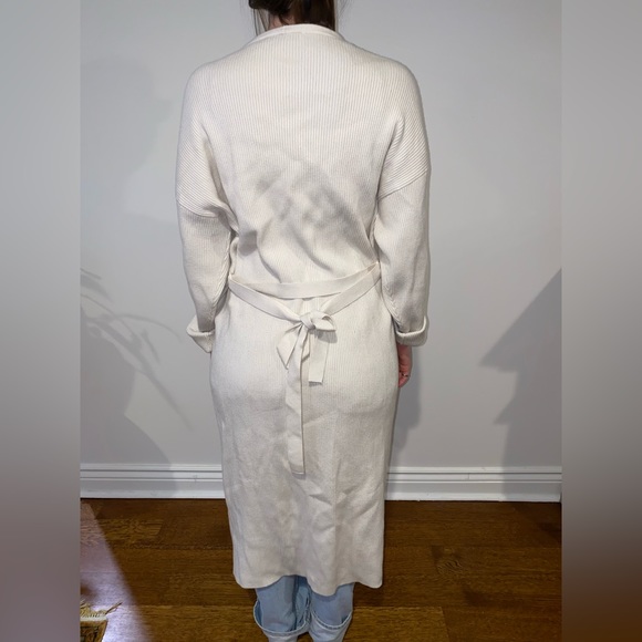 Long Knitted Cardigan - Picture 2 of 3